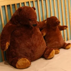 Ours en peluche géant marron et glouton