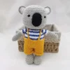 Peluche crochet koala en saloppette