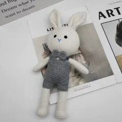 Peluche crochet lapin doux enfant câlin univers tendre