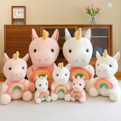 Peluche licorne arc-en-ciel douce avec corne doré