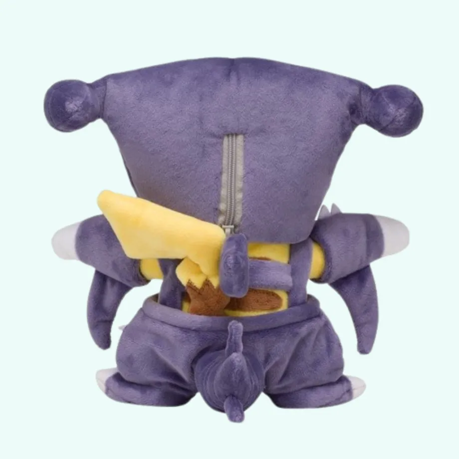 Peluche Pikachu déguisé Carchacrok adorable collection geek