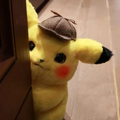 Peluche Pikachu détective jaune câlin enfant doux