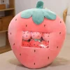 Peluche squishmallow fraise géante