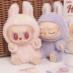 Peluche style Labubu assise velours doux