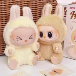 Peluche style Labubu assise velours doux