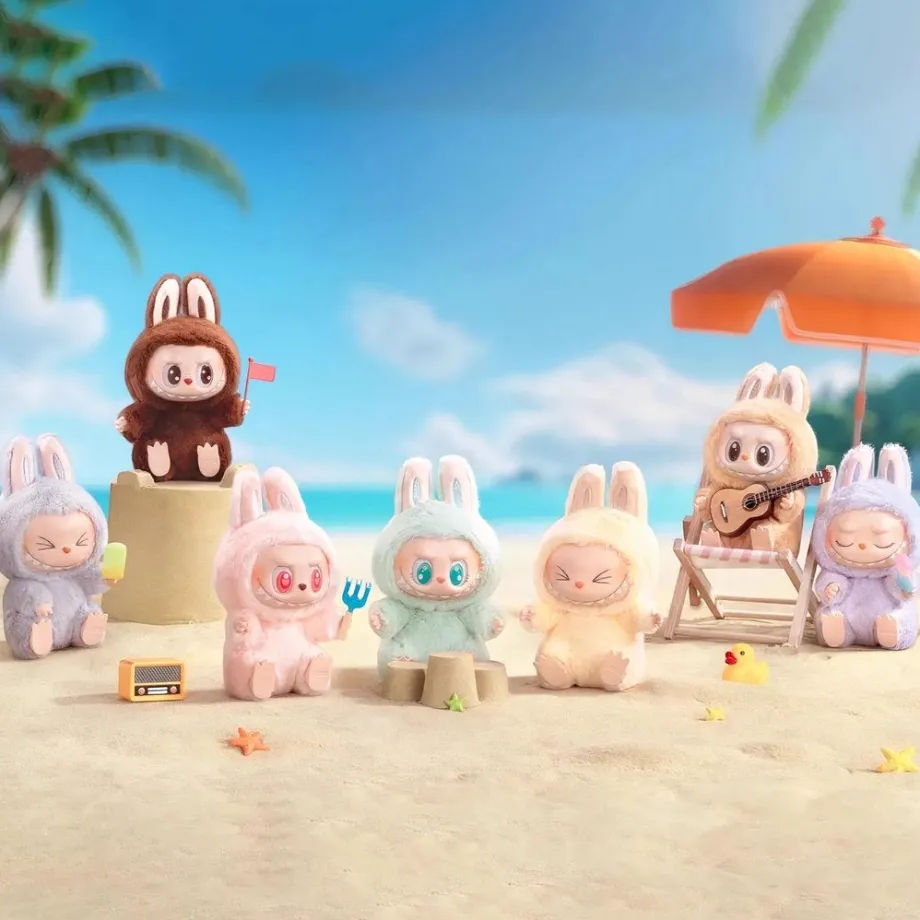 Peluche type Labubu assise boîte mystère